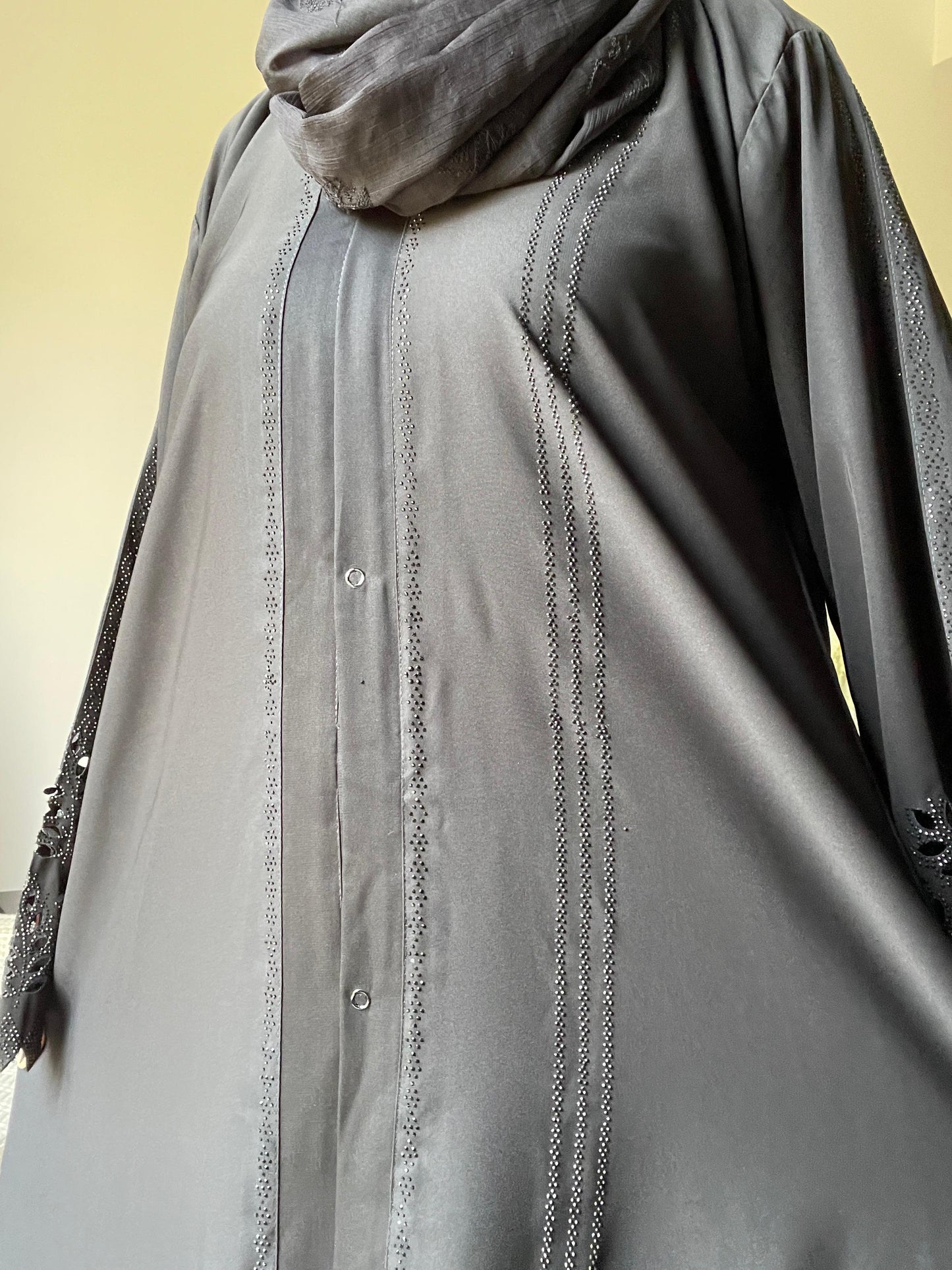 Opal Glow Abaya